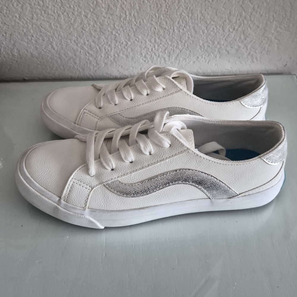 Blowfish White Sneakers - Picture 3 of 6